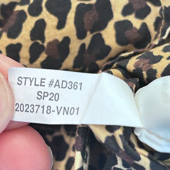 J. Crew Factory Button-up Leopard Shirt in Signature Fit For Women Size Medium - Picture 7 of 9